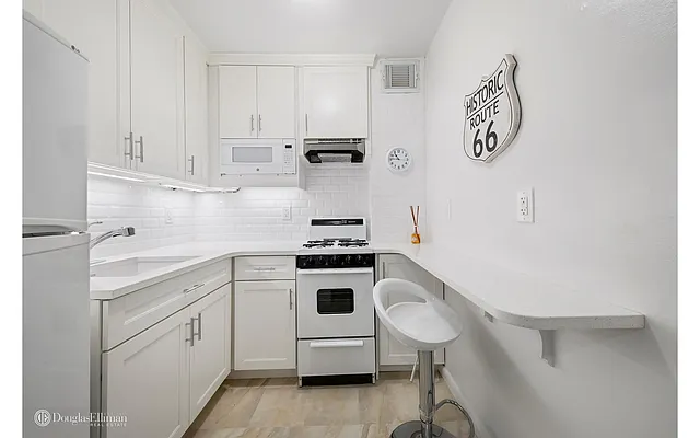 Rented by Douglas Elliman | media 16