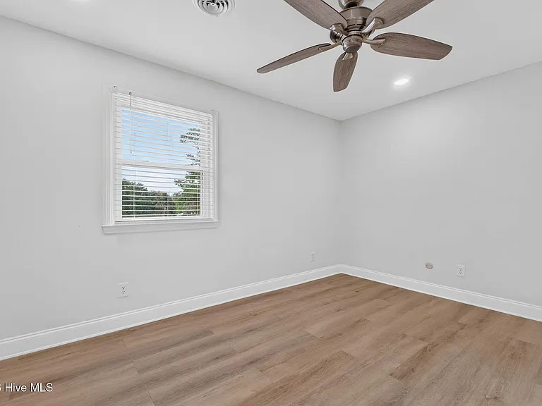 8305 Bald Eagle Ln — Photo 40