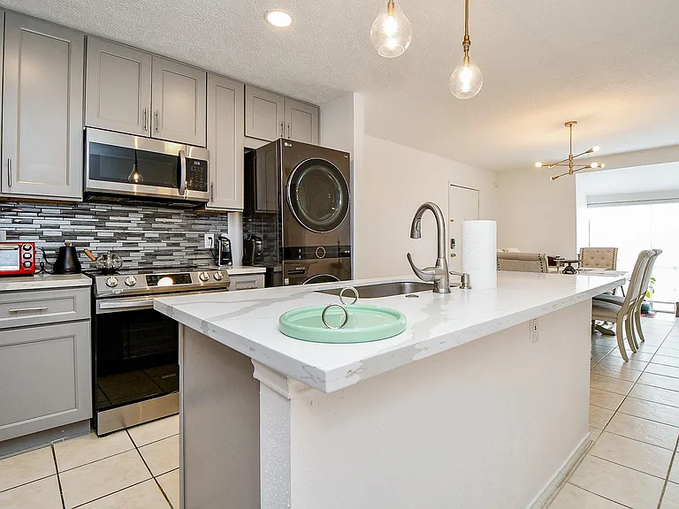 12633 Memorial Dr #114 — Photo 16