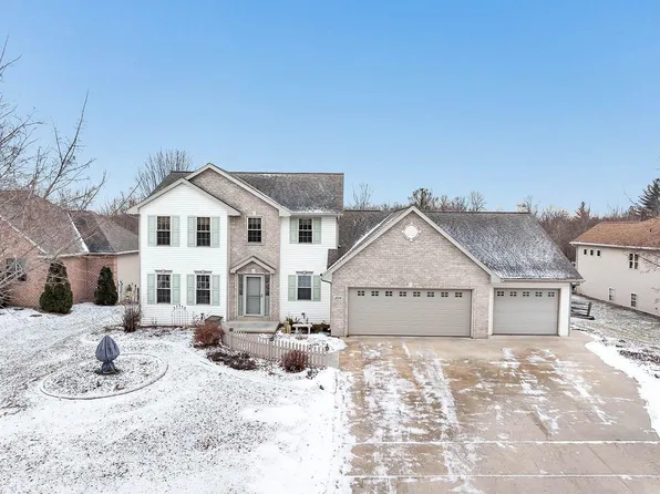 3034 Valley Creek Dr, Green Bay, WI 54311