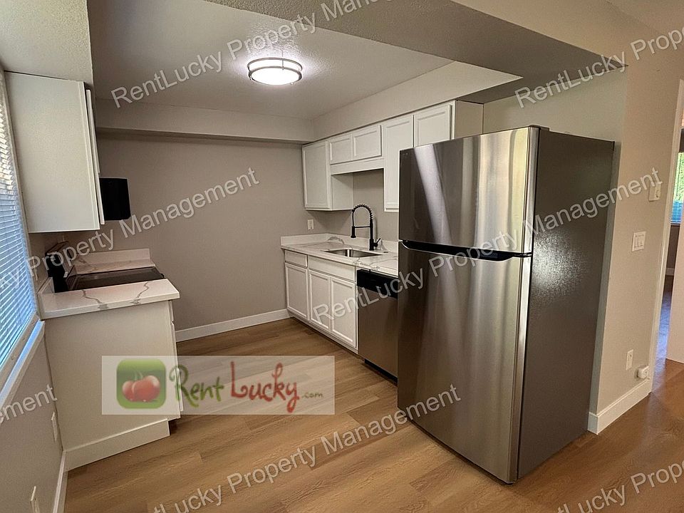 1st image of 218 3rd Ave SW Unit 1-4