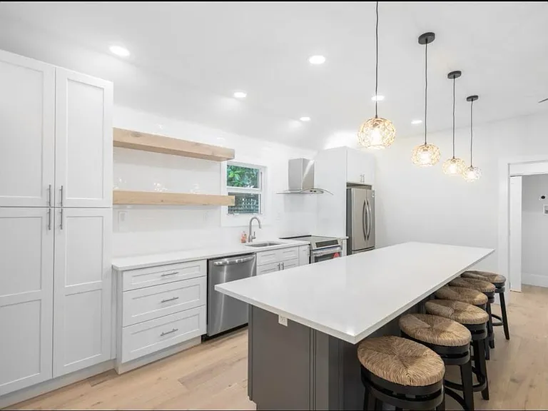 1215 Grinnell St #D — Photo 6