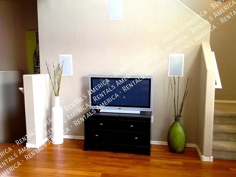 2402 E 5th St #1515 — Photo 3