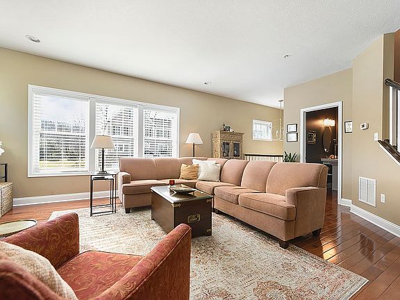 4th image of 3095 Raintree Dr