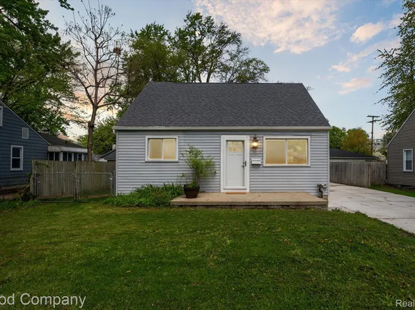 1077 E Forteen Mile Rd, Clawson, MI 48017