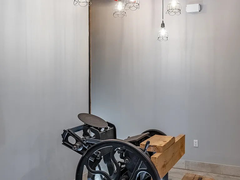 139 N 10th St #2F — Photo 8