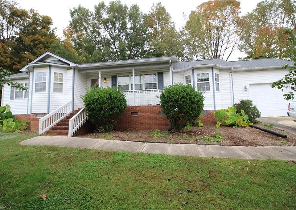 1st image of 5 Brook Valley Cir