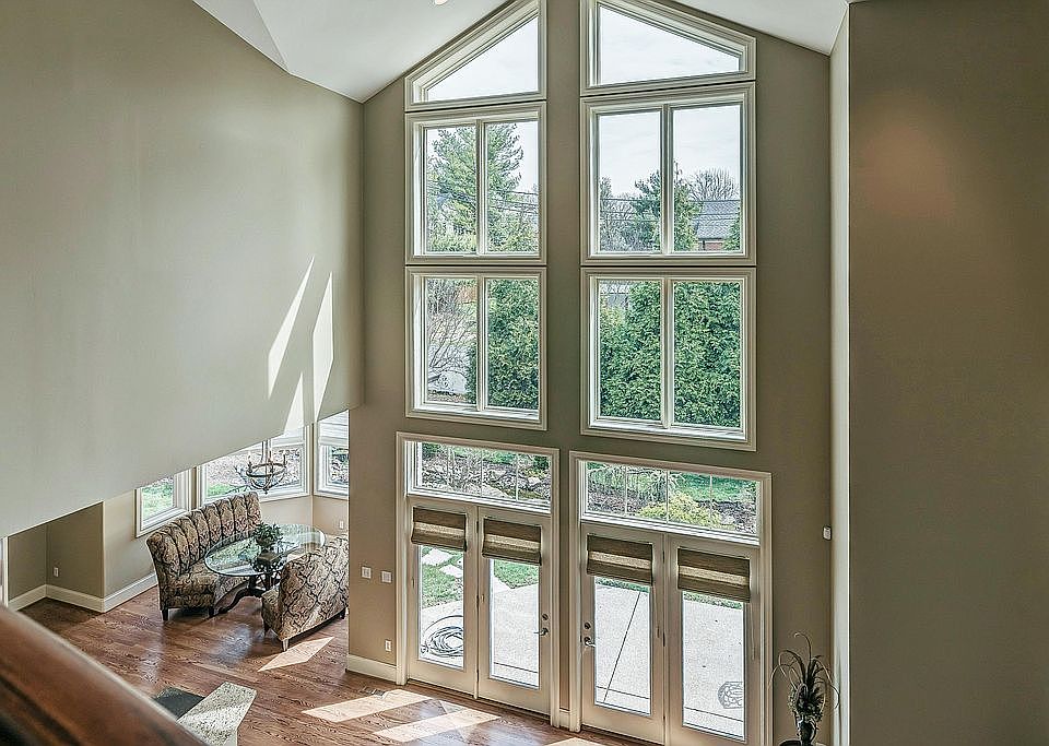 Soaring ceilings! 