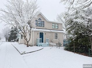 80 Roosevelt Ave, Bergenfield, NJ 07621