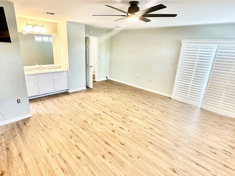 937 Holbrook Cir — Photo 23