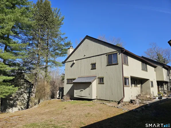 24 Fox Run #24, Woodbury, CT 06798