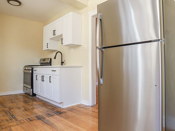 3rd image of 4033 W School St #1W