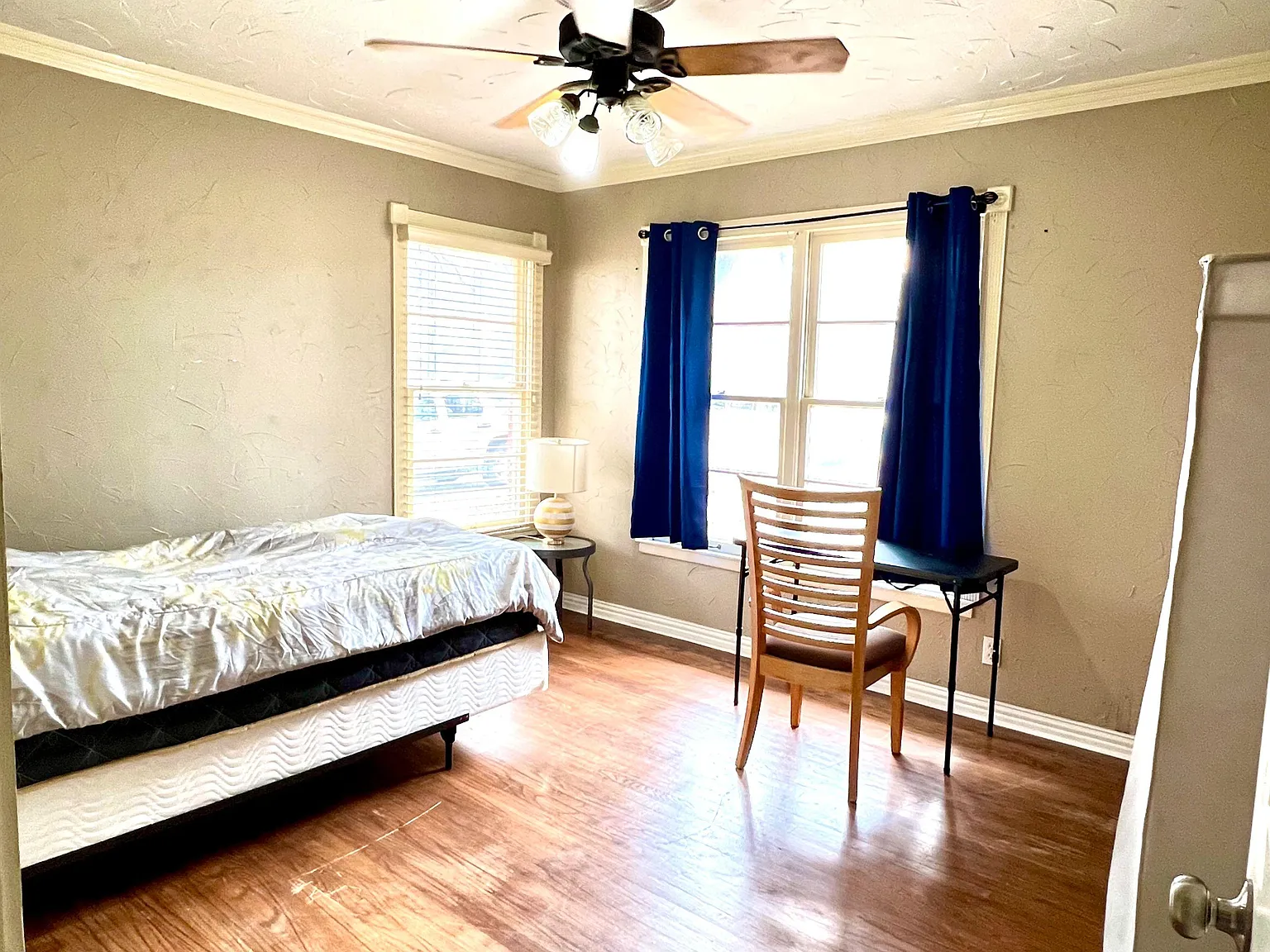 4 bed, 3.0 bath, 2438 sqft, $866 — Photo 1