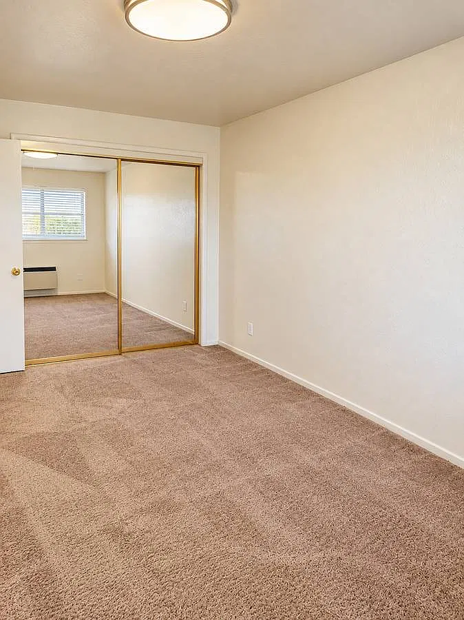 225 Couch St — Photo 1