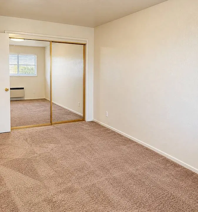 225 Couch St #221