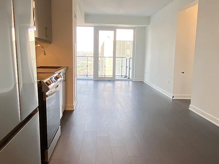 105 Oneida Cres #2205 — Photo 6