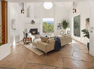 4 Sangre De Cristo Dr, Santa Fe, NM 87506