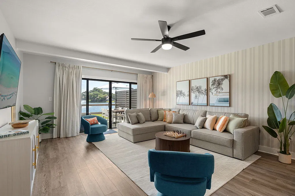 2 bed, 2.5 bath, 1300 sqft, $6,000 — Photo 3