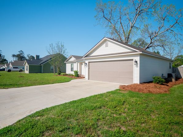 118 S Pine St, Adel, GA 31620