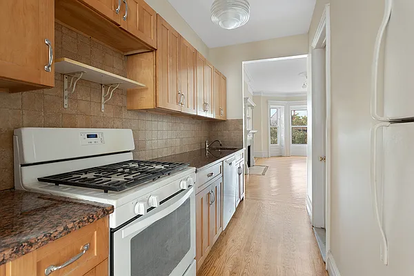 Kitchen, photo 1