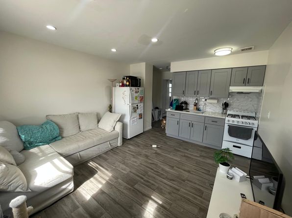 2 Club Rd APT C