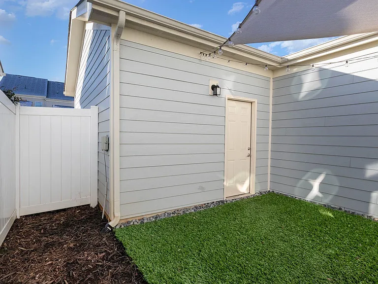 1304 Assembly St — Photo 24