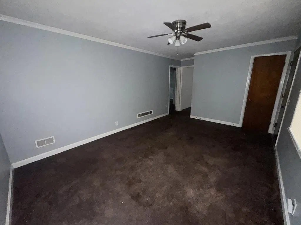 7733 Nightingale Dr — Photo 2