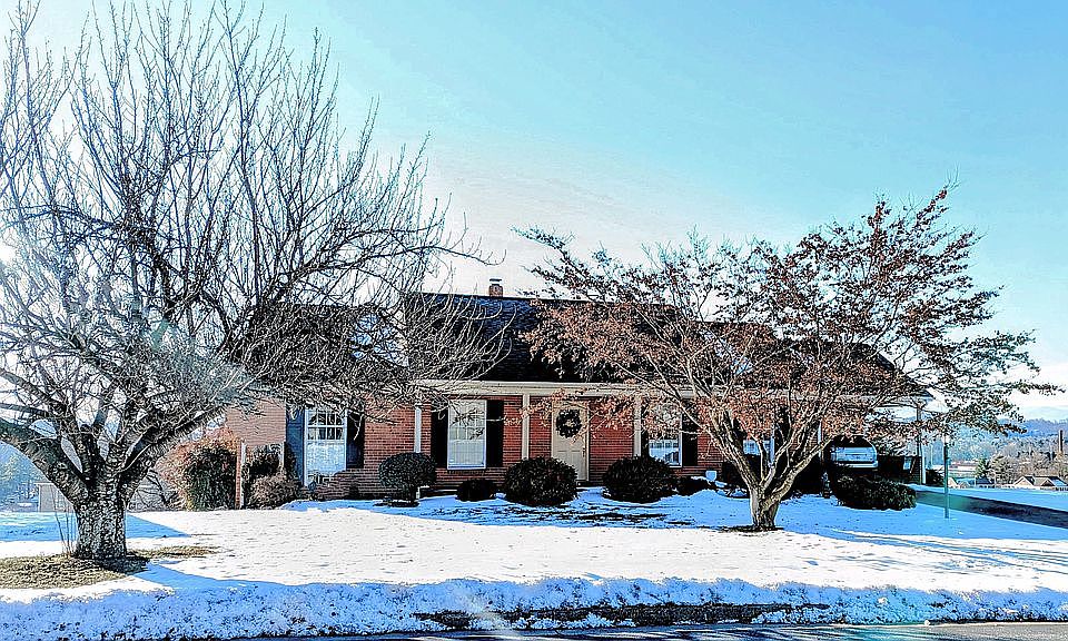 Custom-built, great location