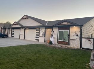 2225-2225 N Shefford Cir, Wichita, KS 67205