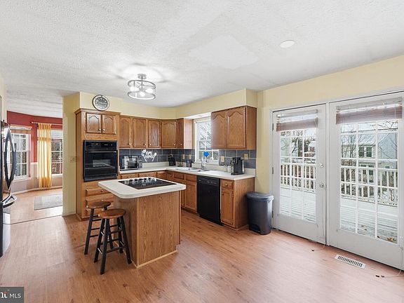 5th image of 1008 Inkberry Way