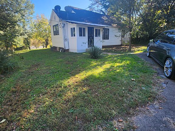 5th image of 2427 Highland Dr