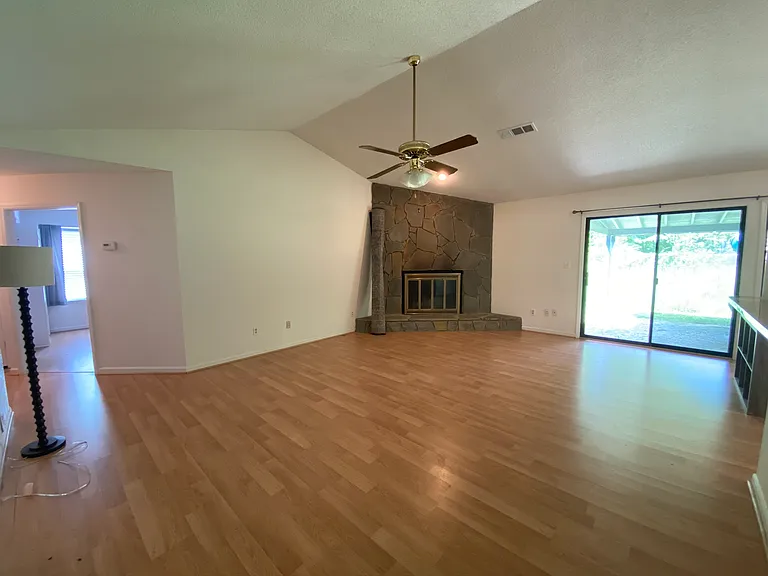 19 Briar Gate Ln — Photo 7