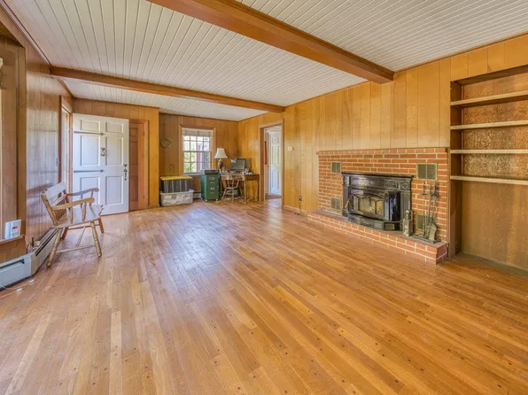 29 Pond Street, Bucksport, ME 04416