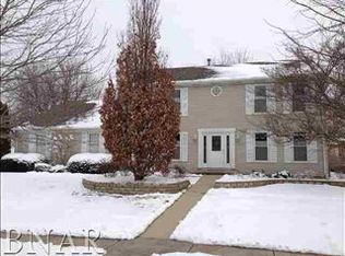 3201 Cumbria Dr, Bloomington, IL