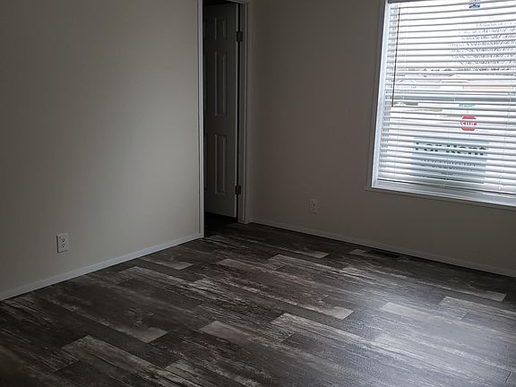 5th image of 3605 Pinoak St