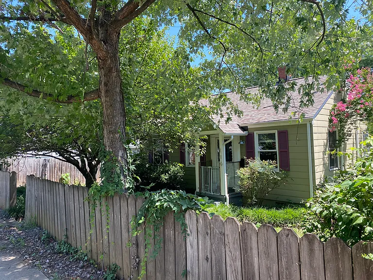 210 Meade Ave — Photo 6