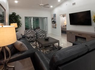 859 Tanbark Dr, Naples, FL 34108