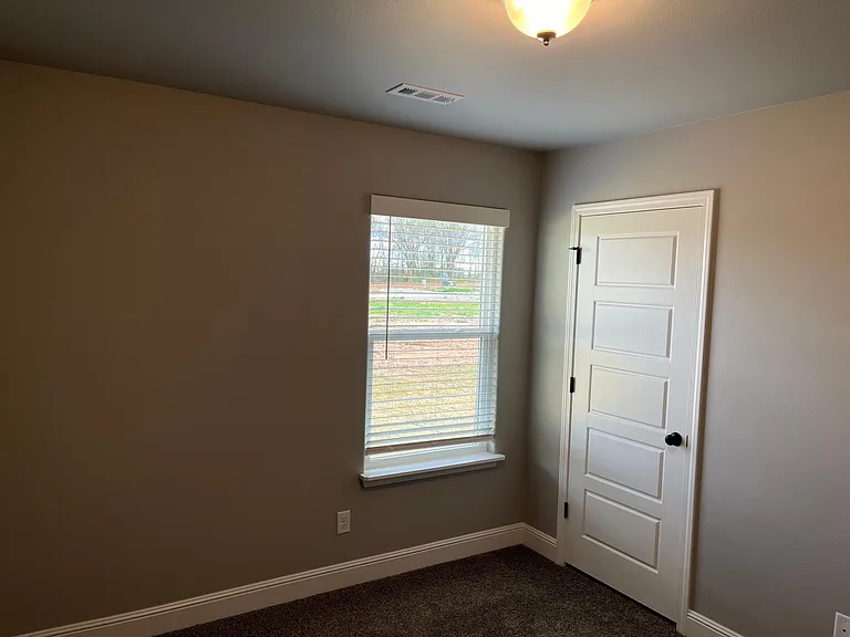 2110 Bluestem Dr — Photo 13