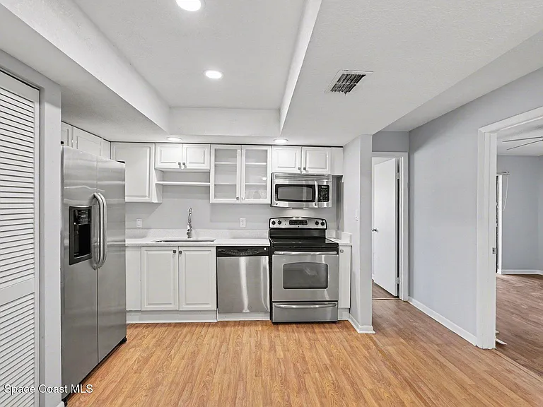 1515 Huntington Ln #128 — Photo 2