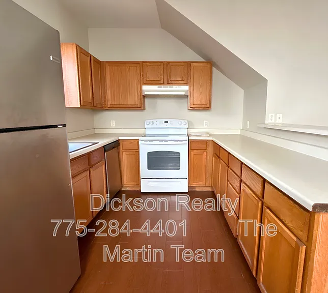 1317 Powell Ln — Photo 2