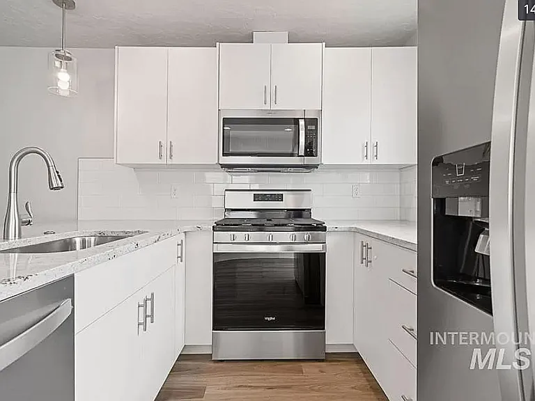 118 Holly Ave #B — Photo 9