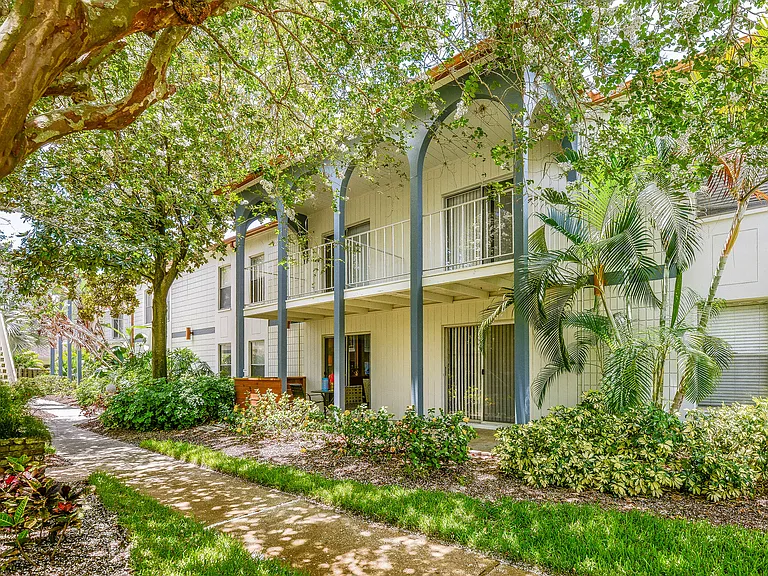 Westshore Palms at Kennedy — Photo 5