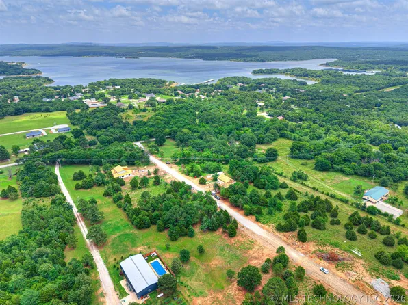 25 Emberlyn Ln, Eufaula, OK 74432
