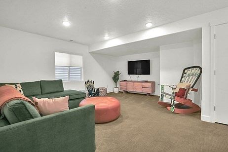 5th image of 6698 Serviceberry Dr