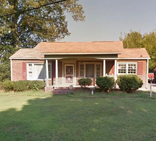 100 Echo Ave — Photo 1