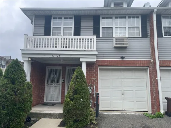 82 Country Pointe Cir #108, Queens Village, NY 11427