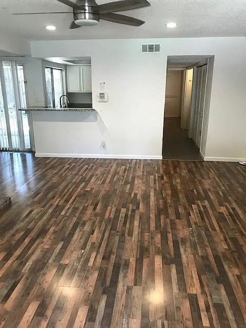 Sceptre Cir