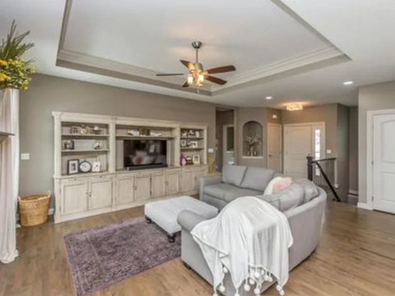 1348 Rolling Glen Dr — Photo 3