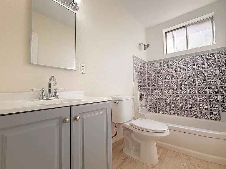 11426 McGirk Ave #D — Photo 6