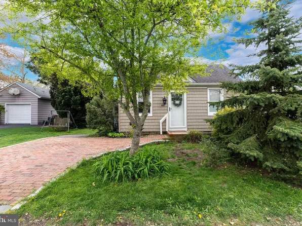 46 W Cape May Ave, Ocean Gate, NJ 08740